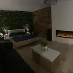 Unique 3 Centre Equestre & Snack Apartment Vic-le-Comte